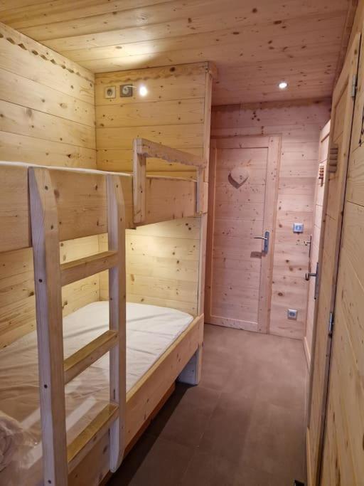 Appartement T2 Renove- Praloup 1600-parking Prive, Proche Station