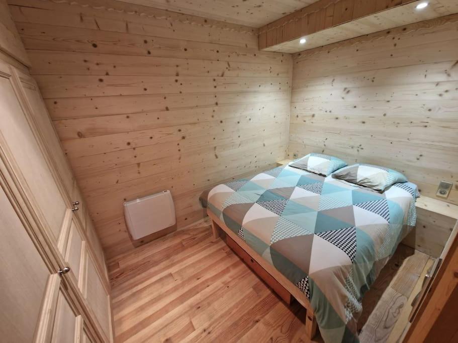 T2 Renove- Praloup 1600-parking Prive, Proche Station Apartment