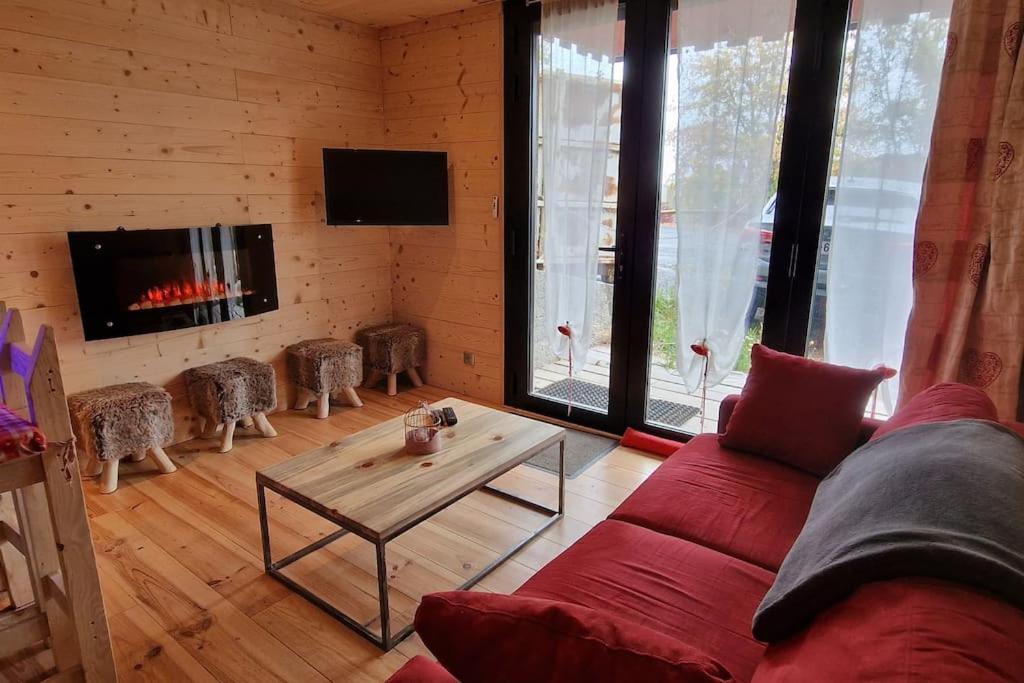 Apartment T2 Renove- Praloup 1600-parking Prive, Proche Station