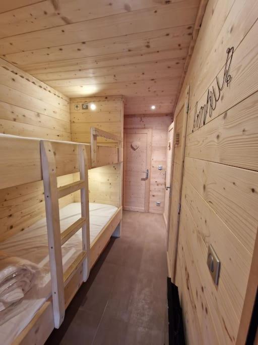 T2 Renove- Praloup 1600-parking Prive, Proche Station Apartment