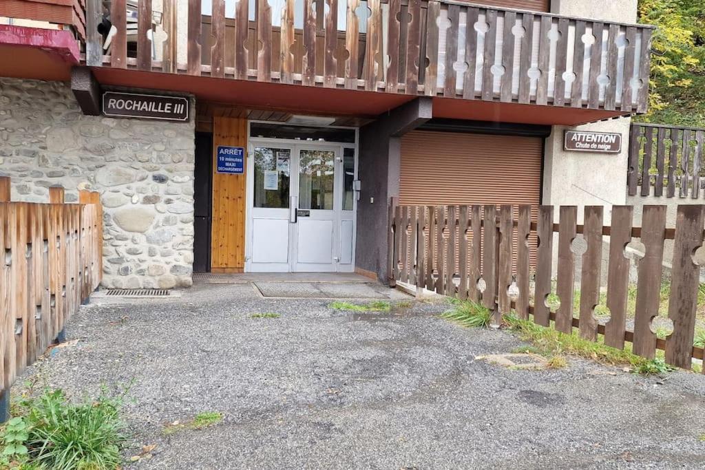 Apartment T2 Renove- Praloup 1600-parking Prive, Proche Station