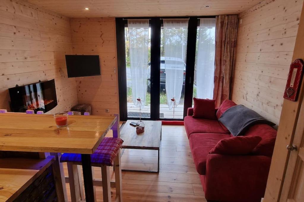 Apartment T2 Renove- Praloup 1600-parking Prive, Proche Station *
